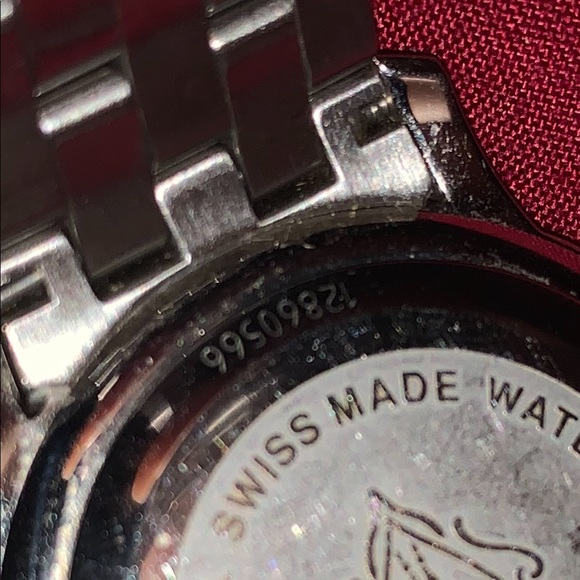 Authentic women’s Gucci Watch - Picture 3 of 5